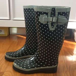 Women’s rain boots